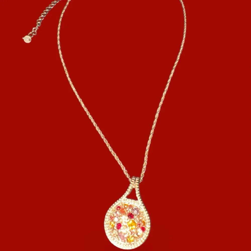 Multicolor Gold-Tone Chain Necklace with colourful rhinestones crystals pendant. - Picture 8 of 10